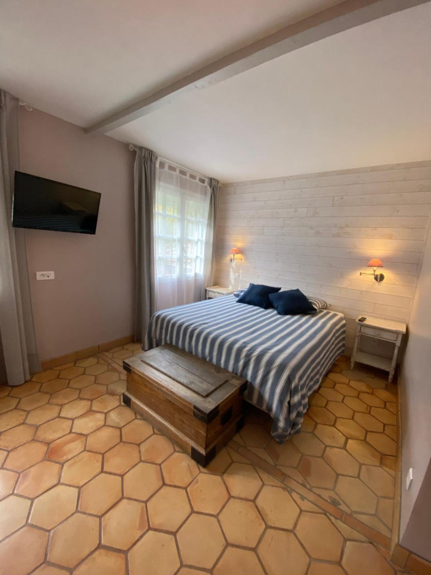 La Roca Flora Hotel Le Plan-de-la-Tour Buitenkant foto